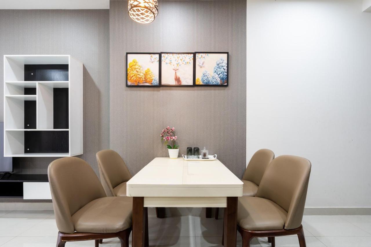 Price Saigon Royal 2 Bedrooms TP. Hồ Chí Minh